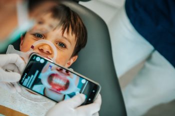 Une question rapide à l'orthodontiste? Envoyez-nous des photos et votre question.